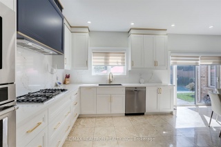 1058 Bob Scott Crt, Newmarket Ontario