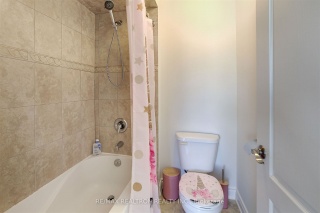 1058 Bob Scott Crt, Newmarket Ontario