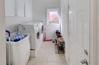 1058 Bob Scott Crt, Newmarket Ontario