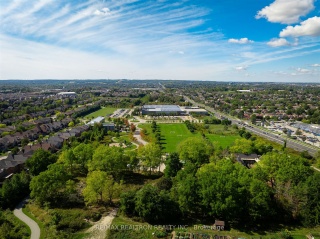 1058 Bob Scott Crt, Newmarket Ontario