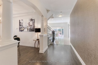 1058 Bob Scott Crt, Newmarket Ontario