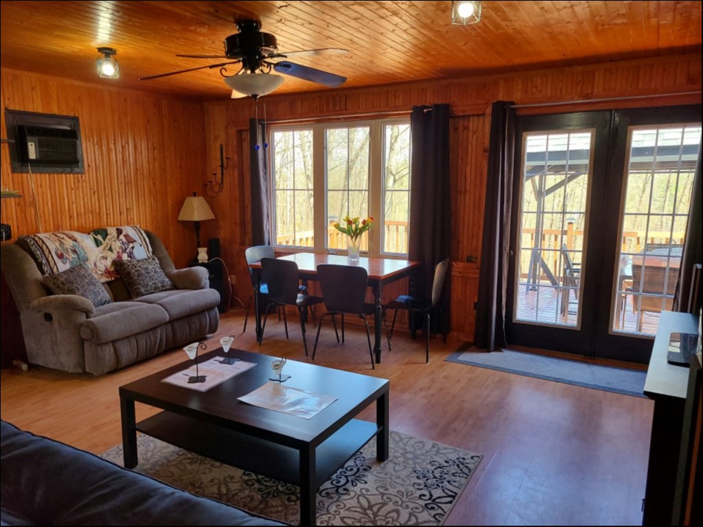 BACK BAY ESTATES, Trent Lakes, Ontario, Canada