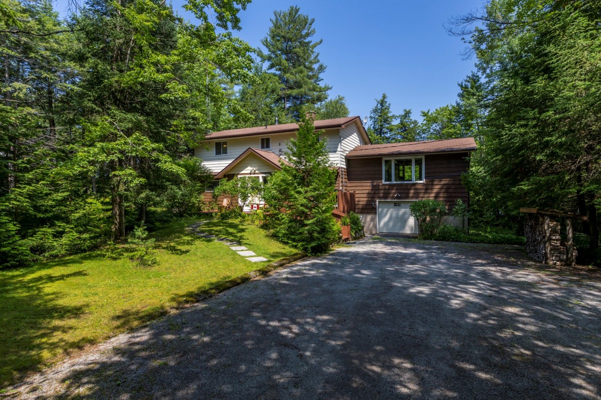 CREGO LAKE ROAD, Kinmount, Ontario, Canada