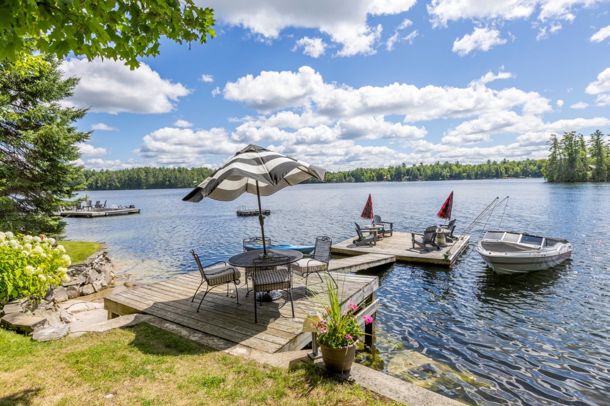 93 WEST CLEAR BAY ROAD, Trent Lakes, Ontario, Canada