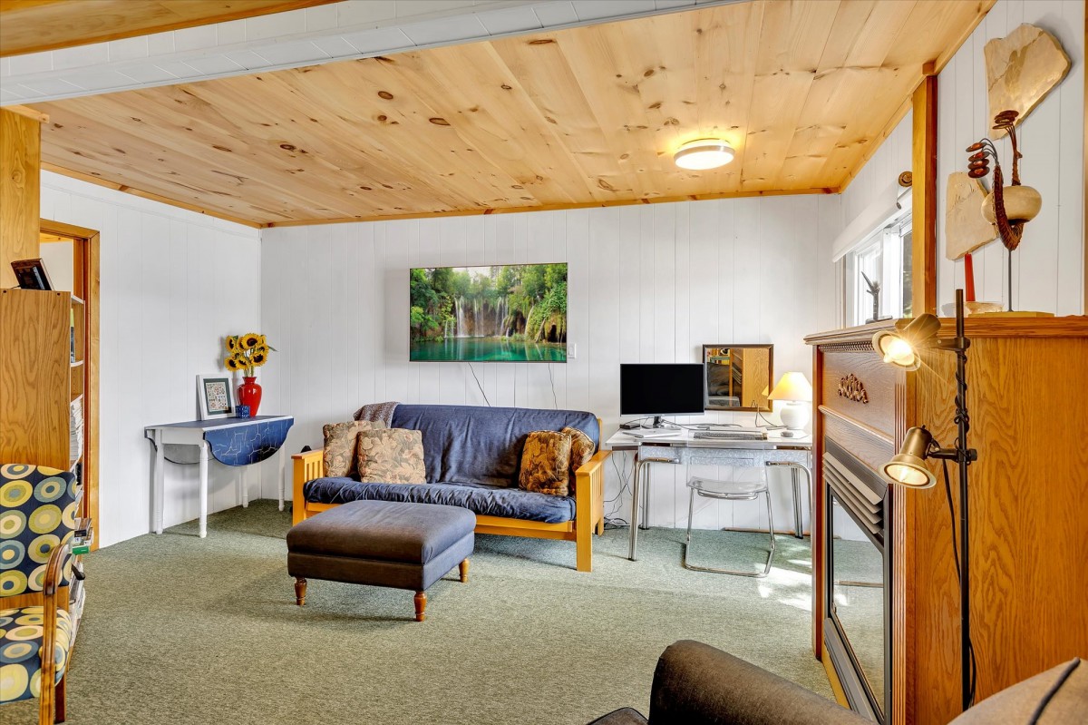 93 WEST CLEAR BAY ROAD, Trent Lakes, Ontario, Canada