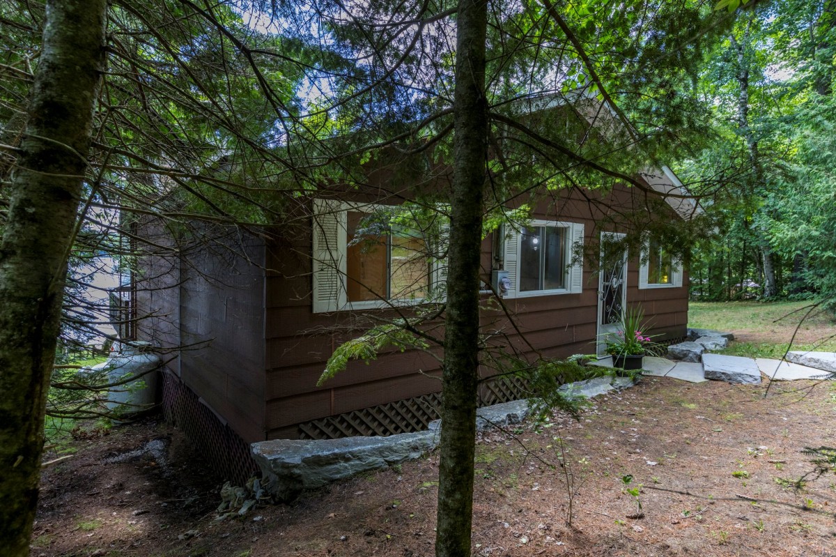 93 WEST CLEAR BAY ROAD, Trent Lakes, Ontario, Canada