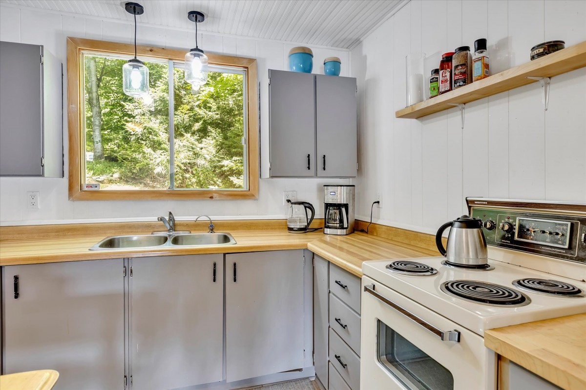 93 WEST CLEAR BAY ROAD, Trent Lakes, Ontario, Canada