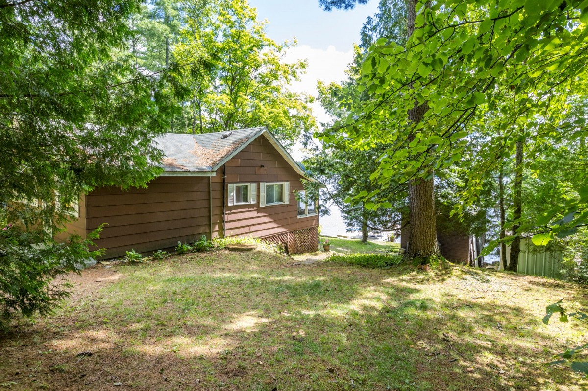 93 WEST CLEAR BAY ROAD, Trent Lakes, Ontario, Canada
