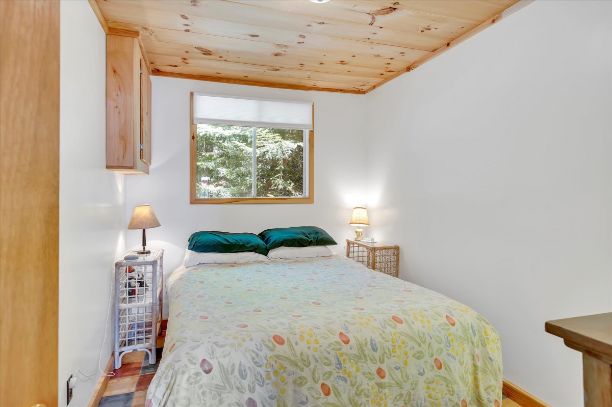 93 WEST CLEAR BAY ROAD, Trent Lakes, Ontario, Canada