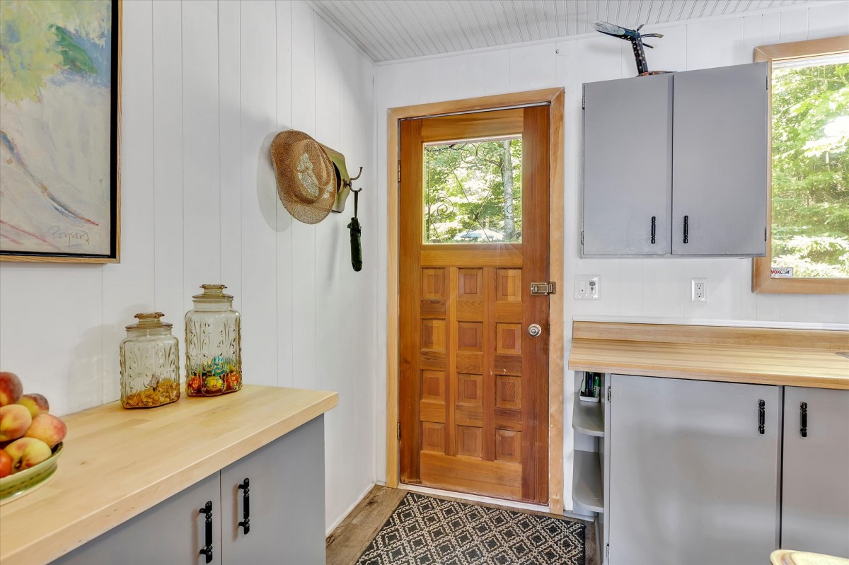 93 WEST CLEAR BAY ROAD, Trent Lakes, Ontario, Canada
