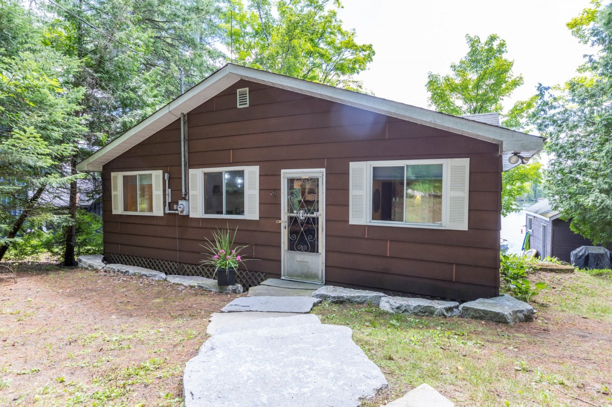 93 WEST CLEAR BAY ROAD, Trent Lakes, Ontario, Canada