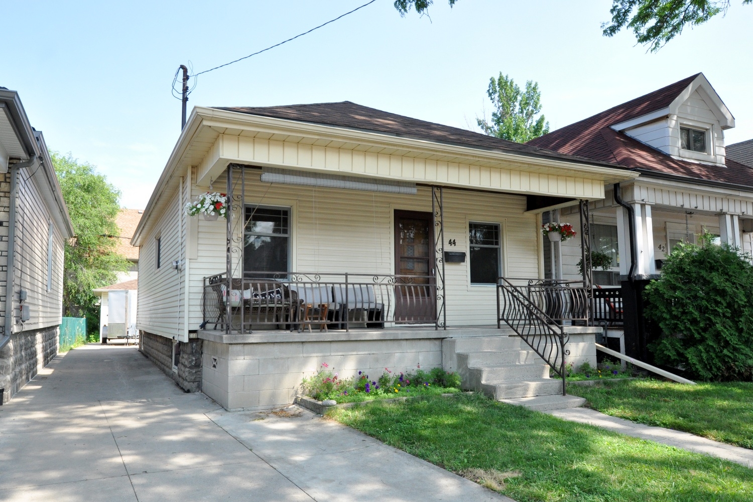 44 Tuxedo Ave N, Hamilton Ontario, Canada