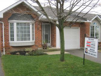 20 Meadowlands Blvd Unit #26, Ancaster Ontario, Canada