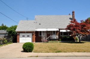 9 Bromley Road, Hamilton Ontario, Canada