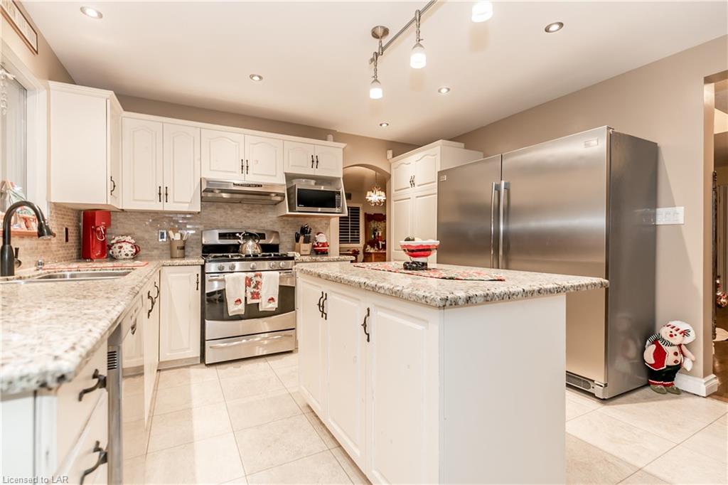 175 BLANCHARD Street W, Gravenhurst Ontario, Canada
