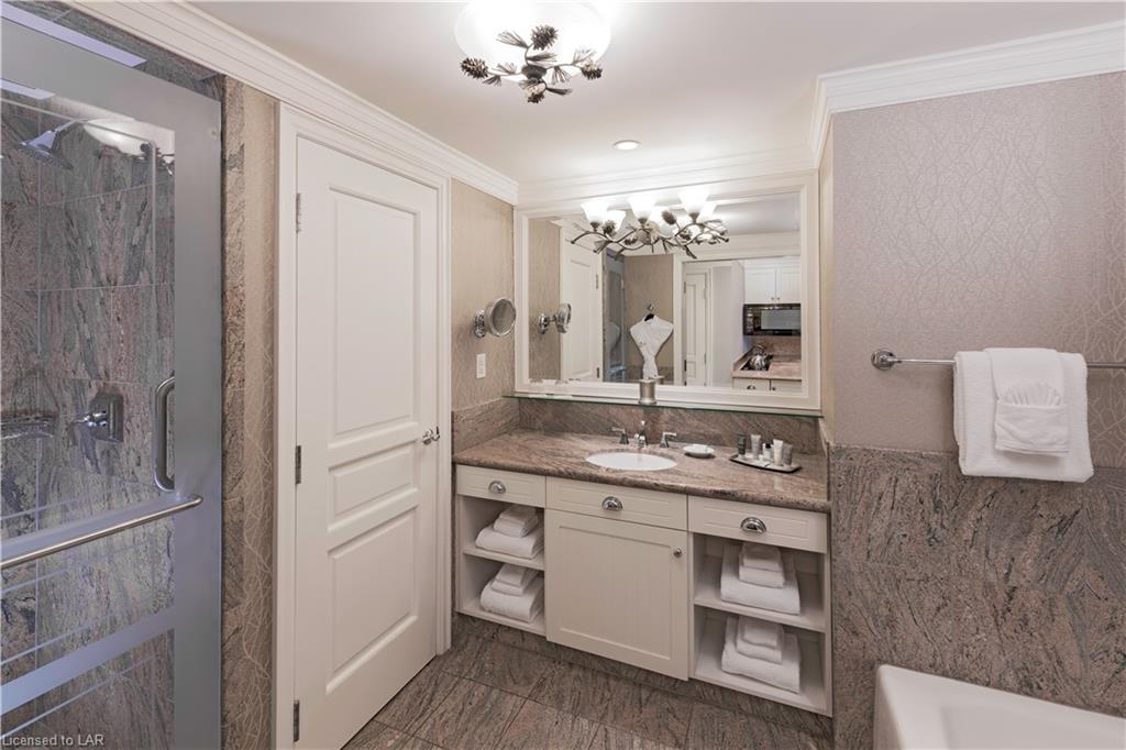 48-1050 PAIGNTON HOUSE Road Unit# 1204, Minett, Ontario, Canada