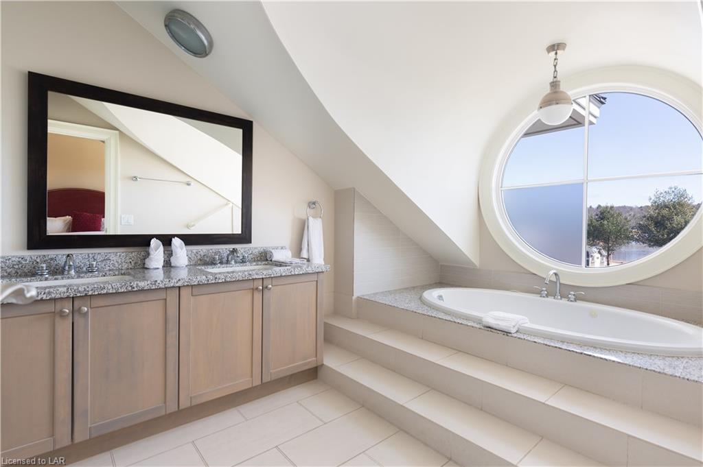 1869 MUSKOKA 118 W Road Unit# G103, Bracebridge, Ontario, Canada