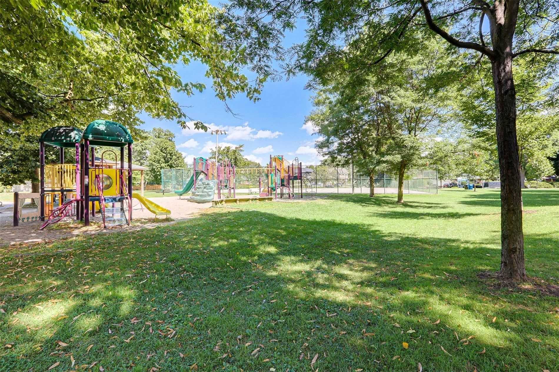 55 Cardigan Rd, Toronto, Ontario, Canada