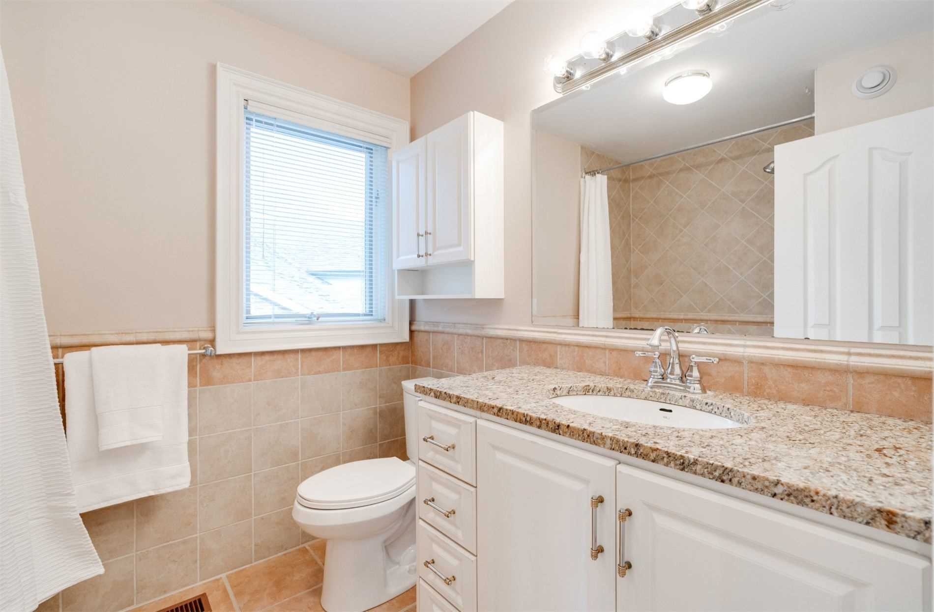 61 Westglen Cres, Toronto, Ontario, Canada