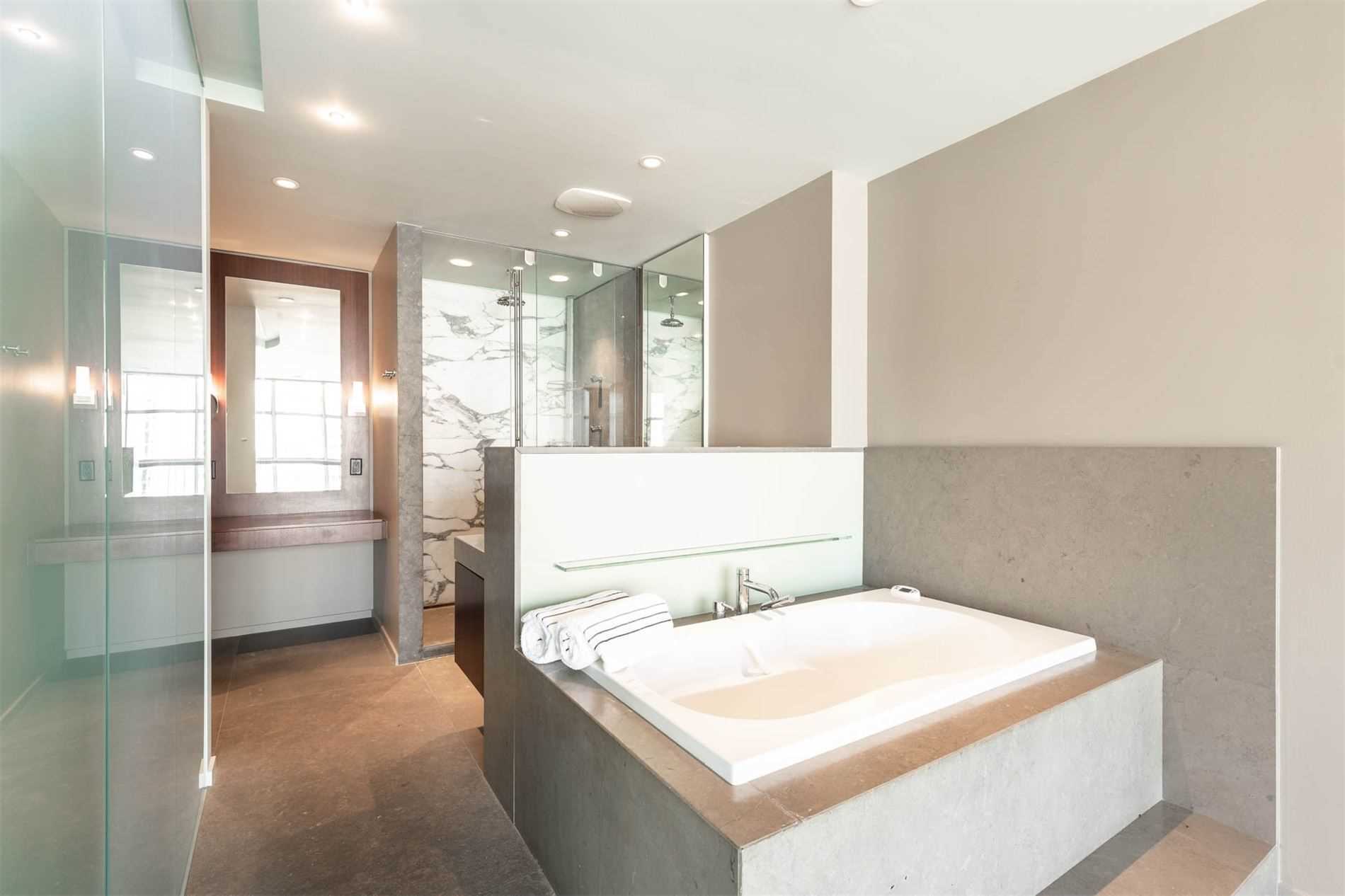 36 Blue Jays Way, Toronto, Ontario, Canada