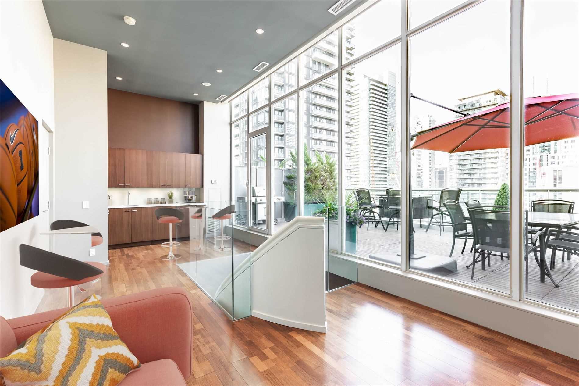 36 Blue Jays Way, Toronto, Ontario, Canada