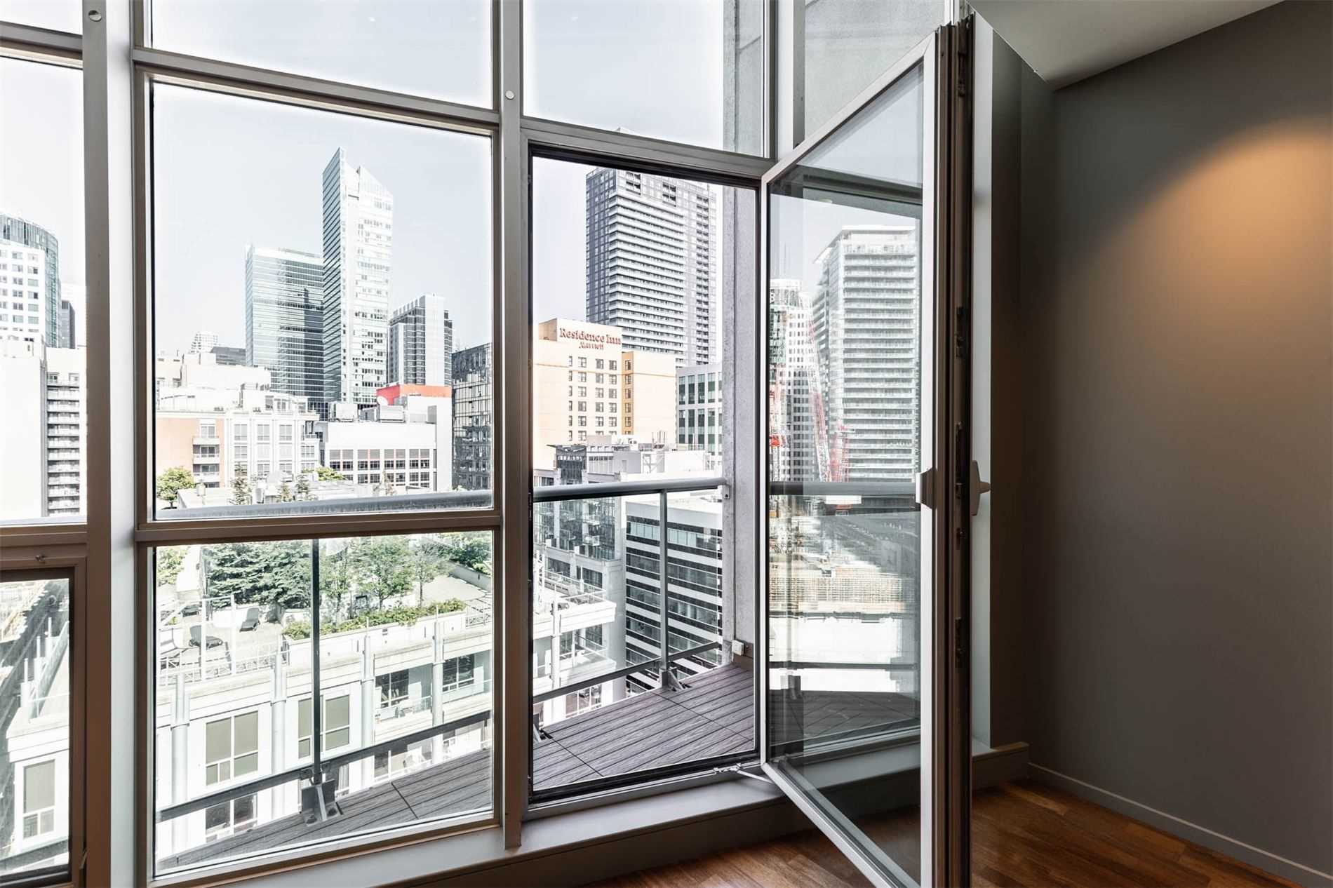 36 Blue Jays Way, Toronto, Ontario, Canada