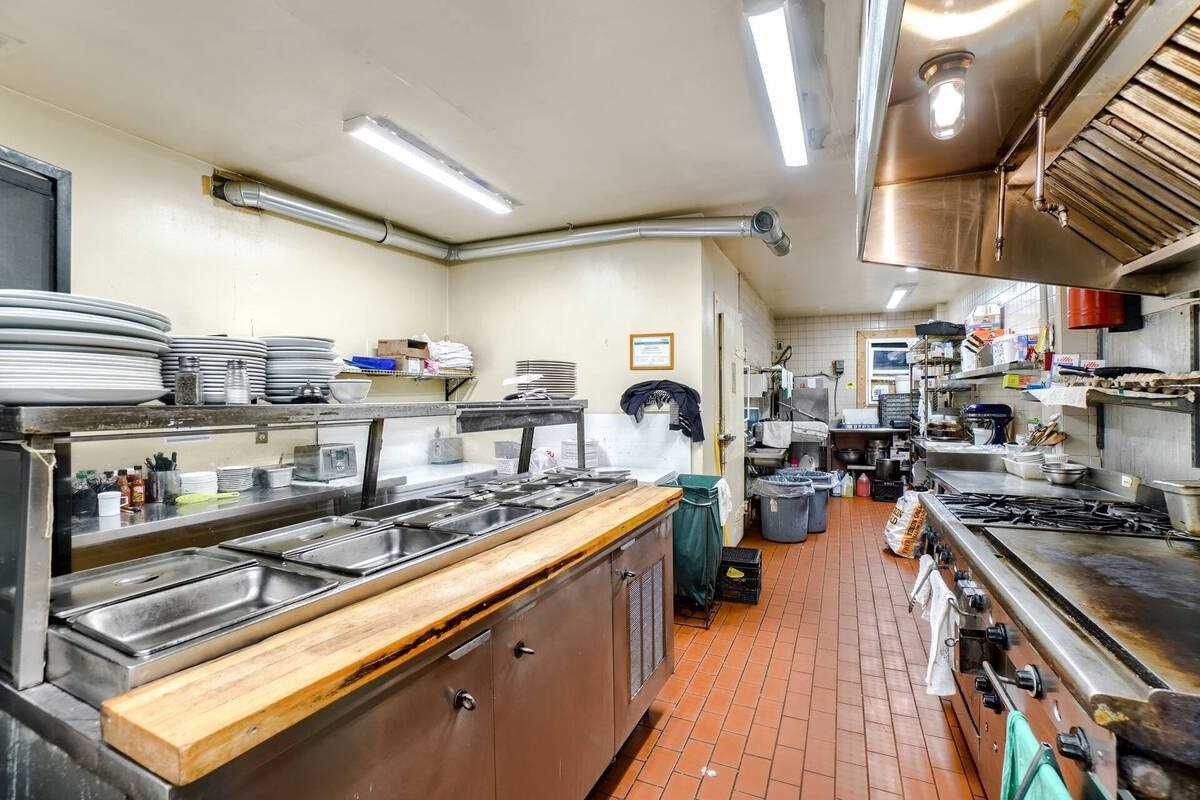 2991 Bloor St W, Toronto, Ontario, Canada