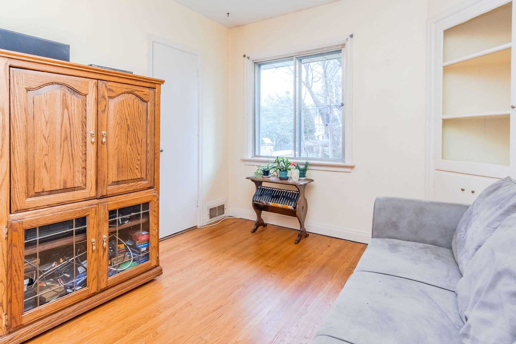 5 Mattice Rd, Toronto, Ontario, Canada photo 4