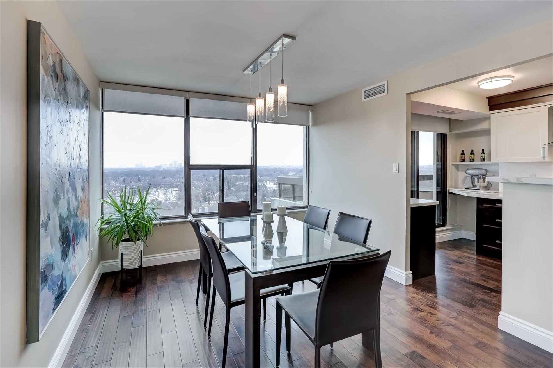 100 Quebec Ave, Toronto, Ontario, Canada photo 4