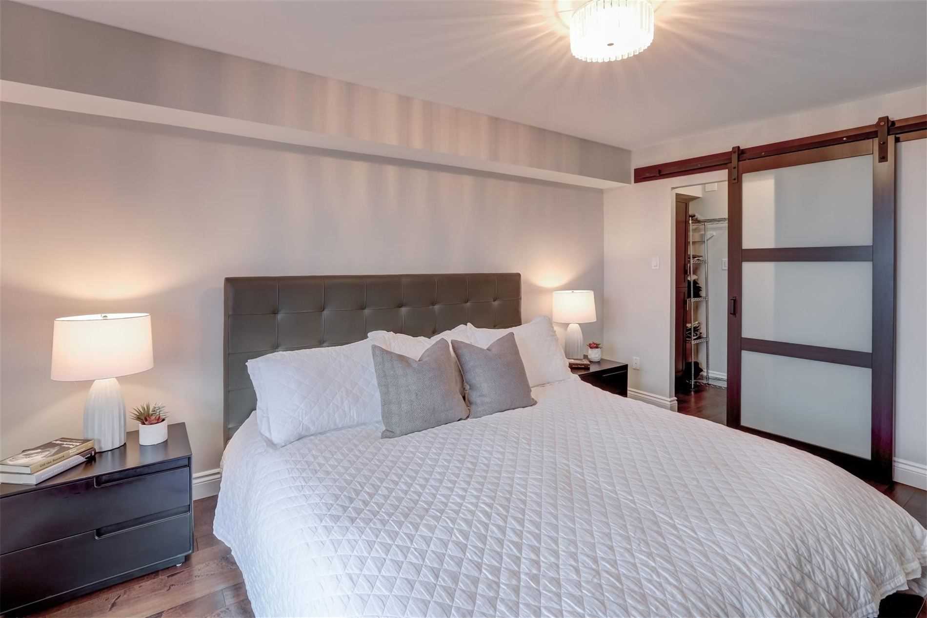 100 Quebec Ave, Toronto, Ontario, Canada photo 8