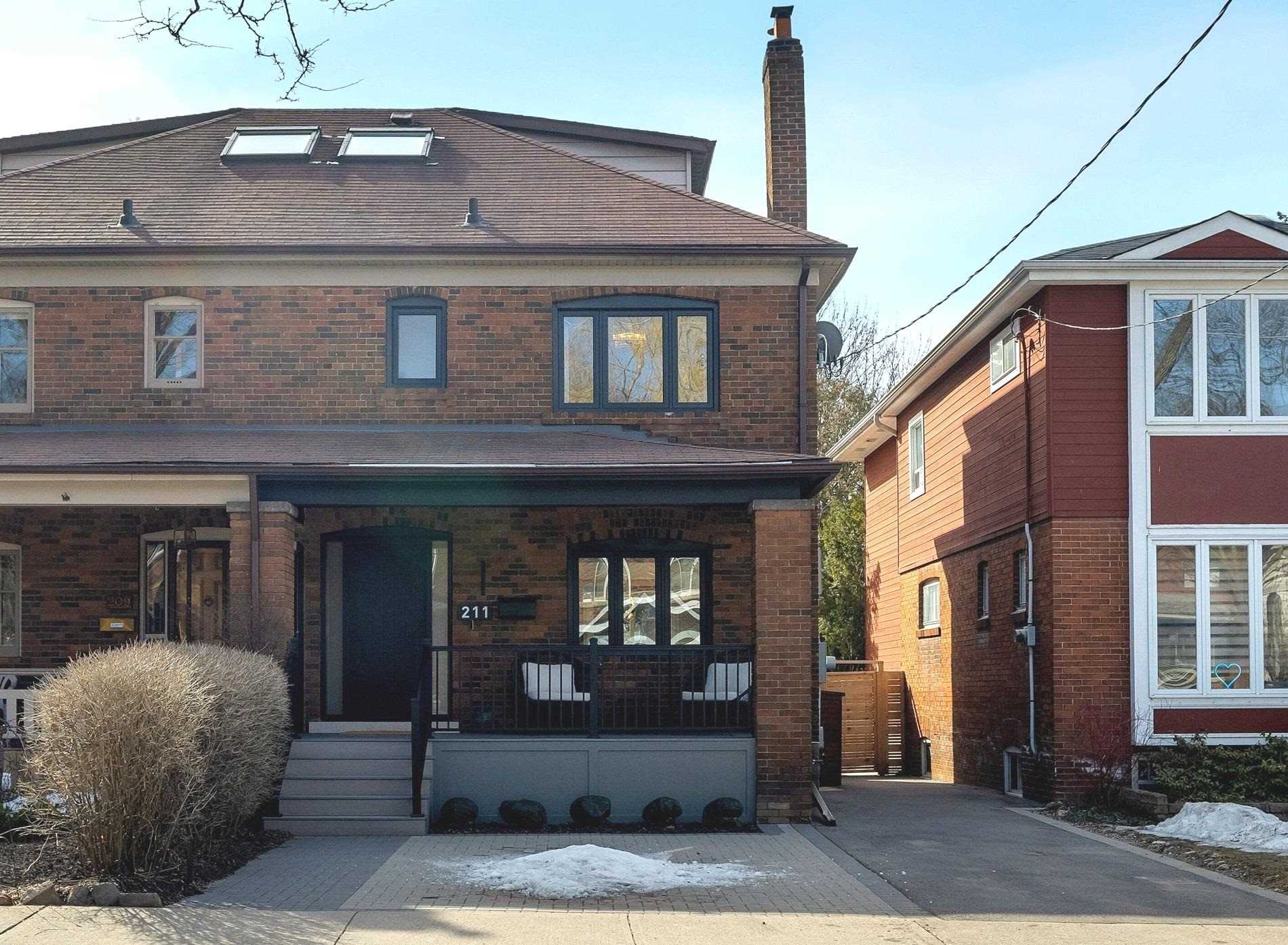 211 Deloraine Ave, Toronto, Ontario, Canada