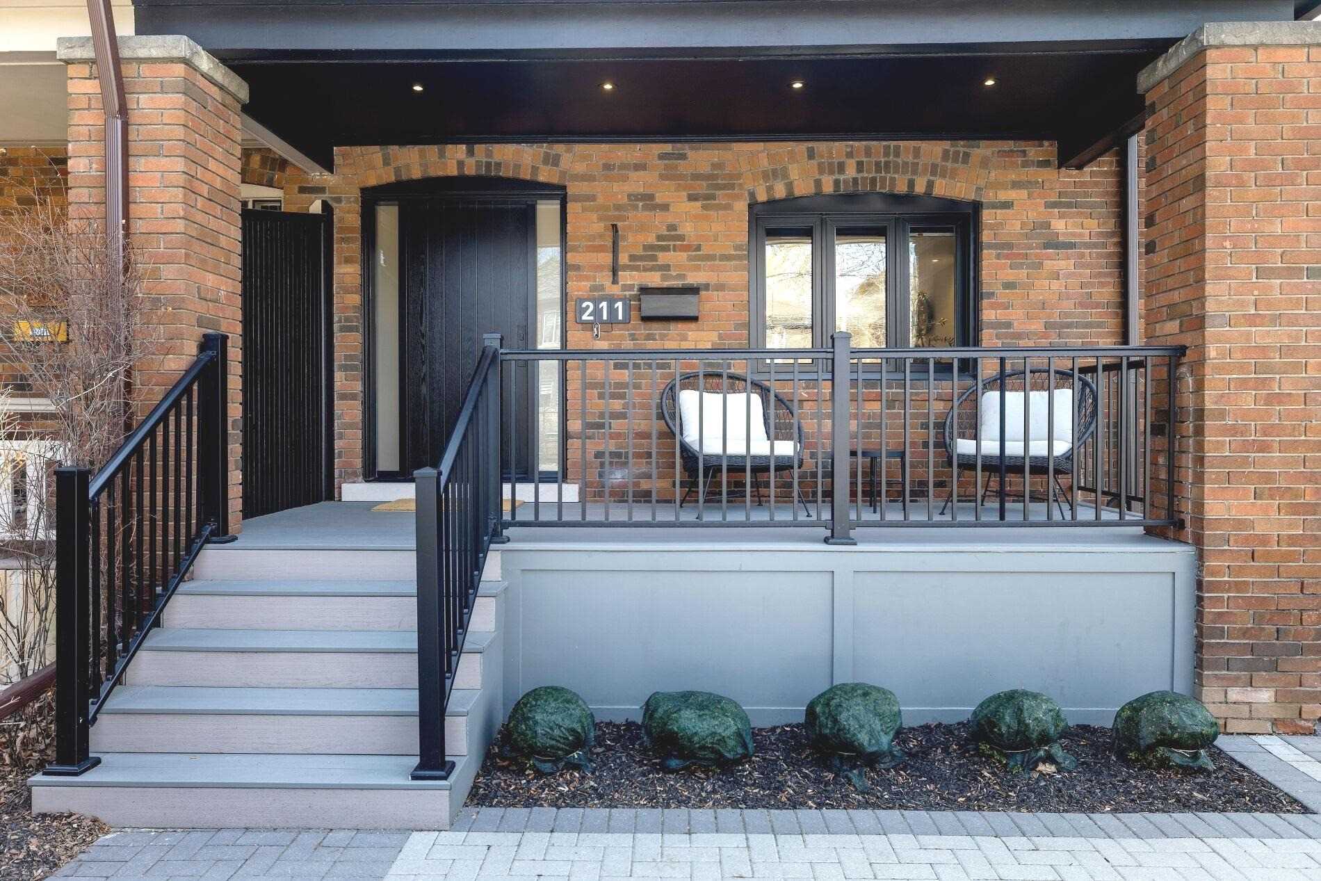 211 Deloraine Ave, Toronto, Ontario, Canada