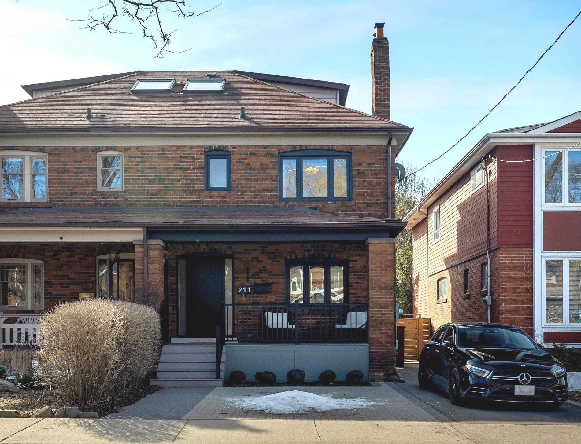 211 Deloraine Ave, Toronto, Ontario, Canada