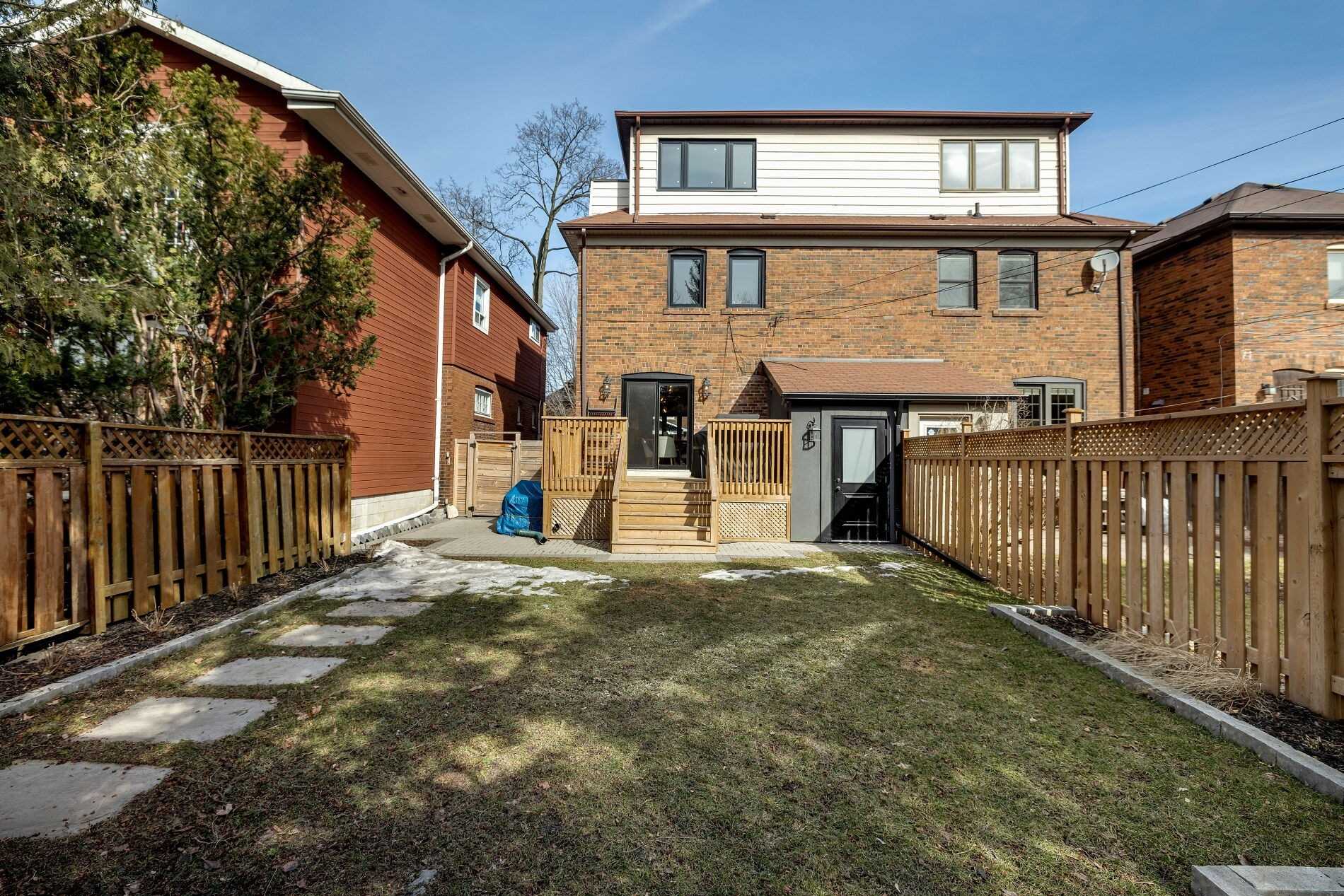 211 Deloraine Ave, Toronto, Ontario, Canada