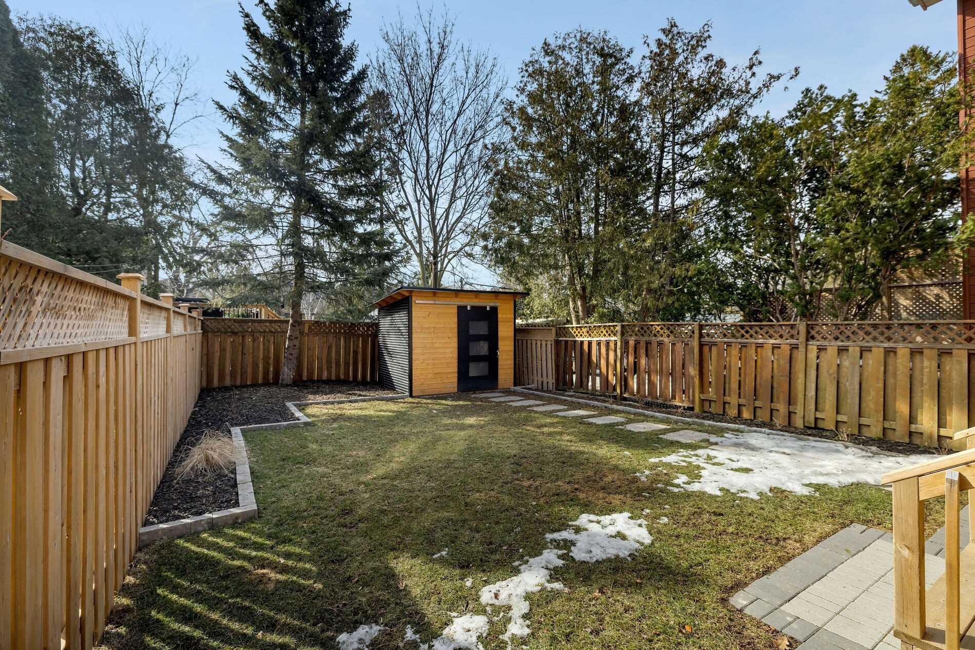 211 Deloraine Ave, Toronto, Ontario, Canada