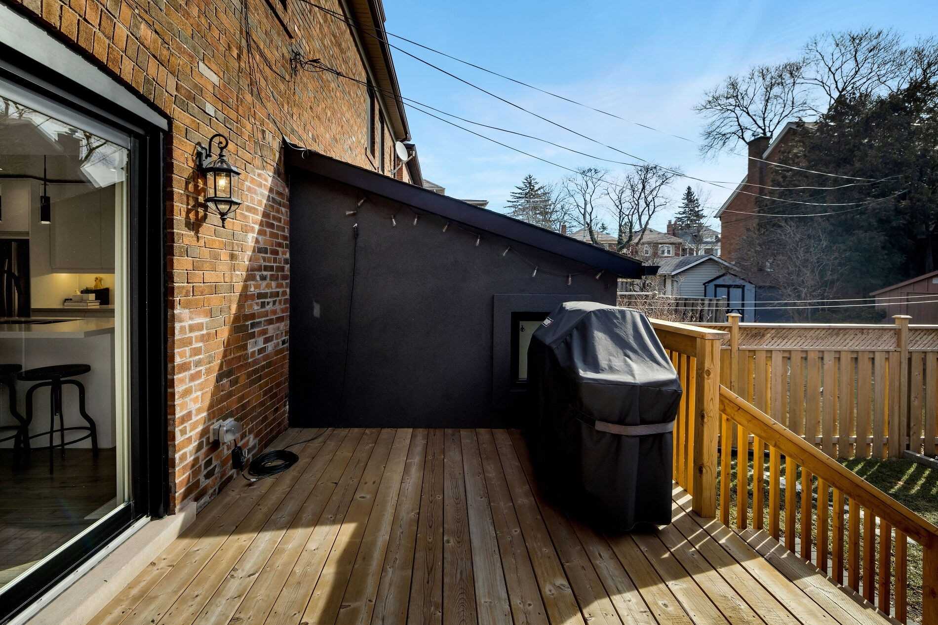 211 Deloraine Ave, Toronto, Ontario, Canada
