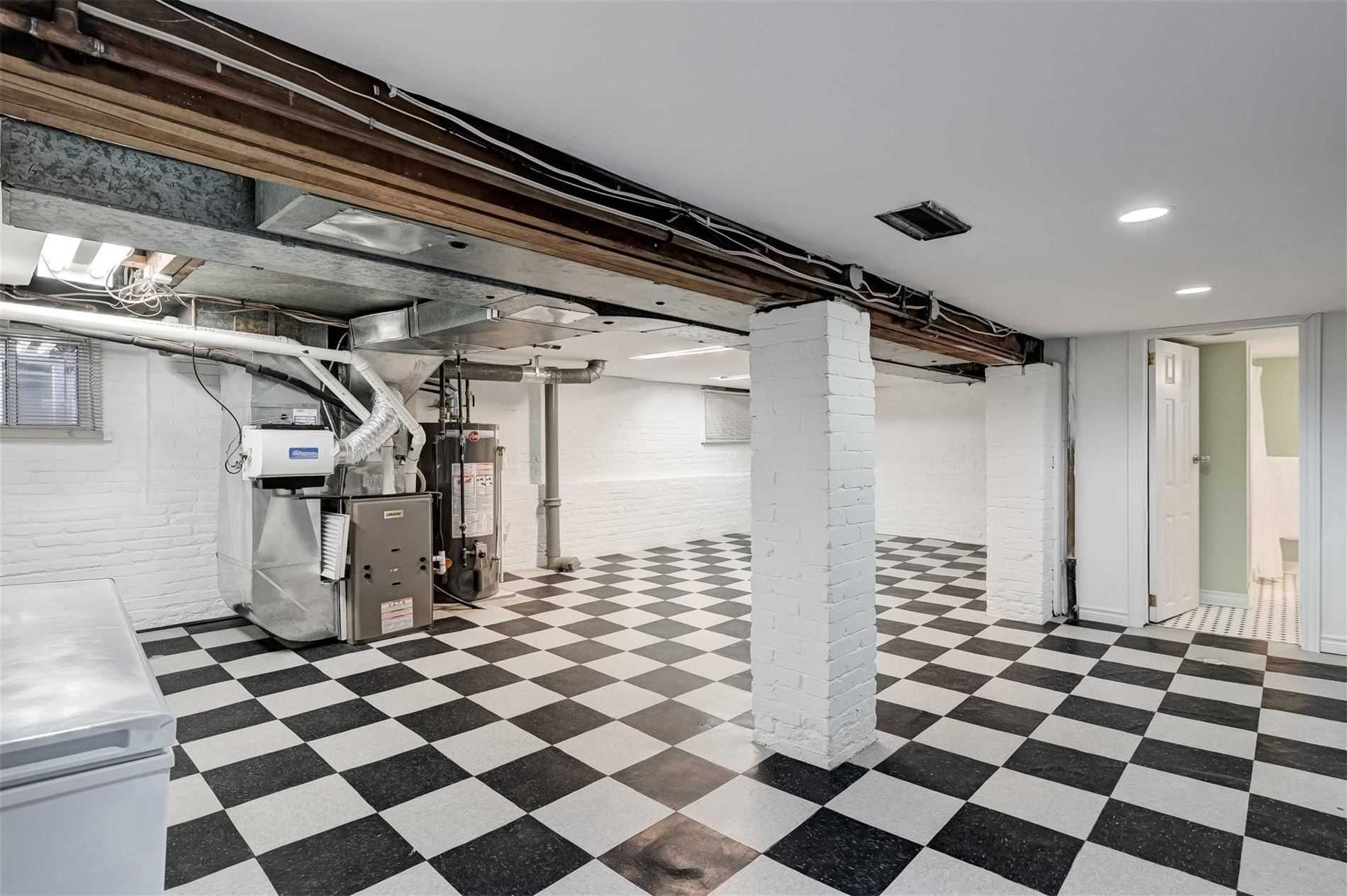 39 Hillside Ave, Toronto, Ontario, Canada