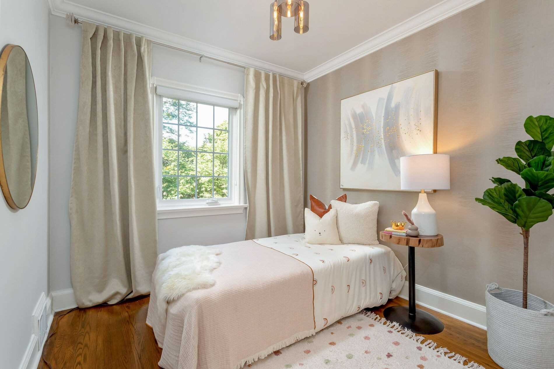 5 Kingslea Gdns, Toronto, Ontario, Canada