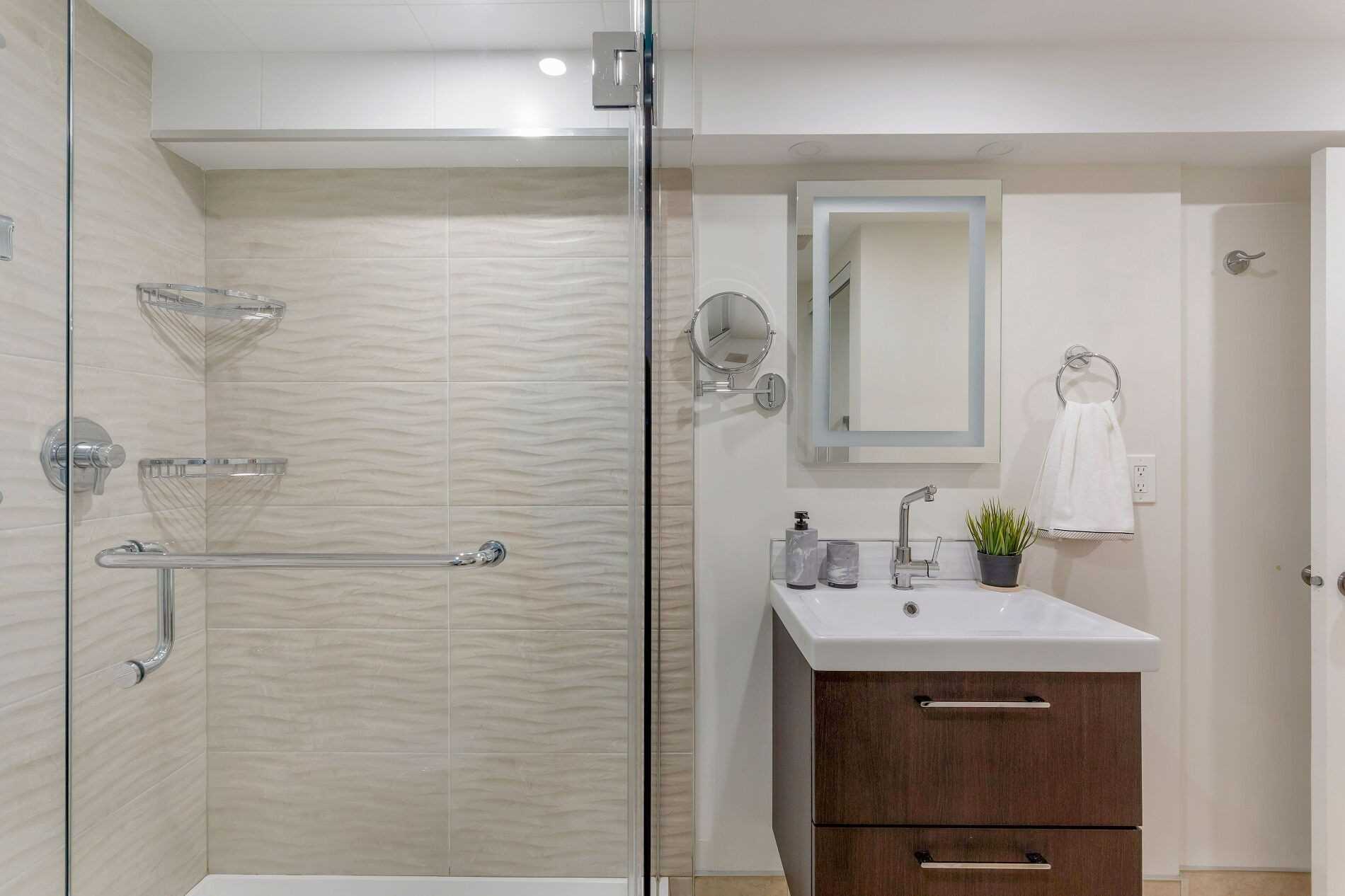5 Kingslea Gdns, Toronto, Ontario, Canada