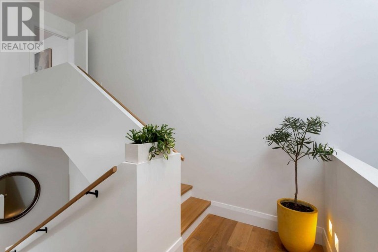 14 Rolyat St, Toronto, Ontario, Canada