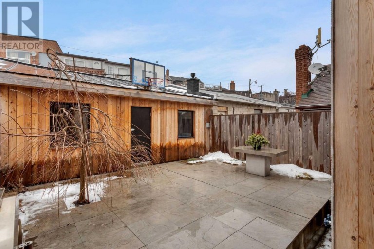 14 Rolyat St, Toronto, Ontario, Canada
