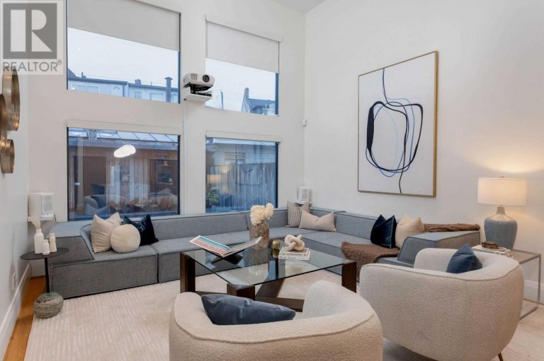 14 Rolyat St, Toronto, Ontario, Canada