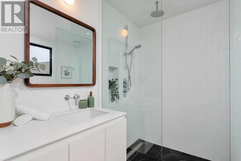14 Rolyat St, Toronto, Ontario, Canada