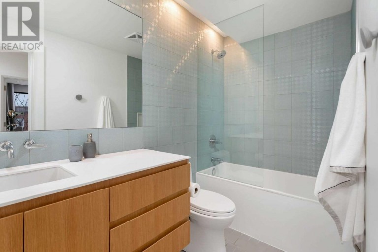 14 Rolyat St, Toronto, Ontario, Canada