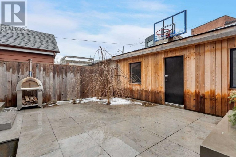 14 Rolyat St, Toronto, Ontario, Canada