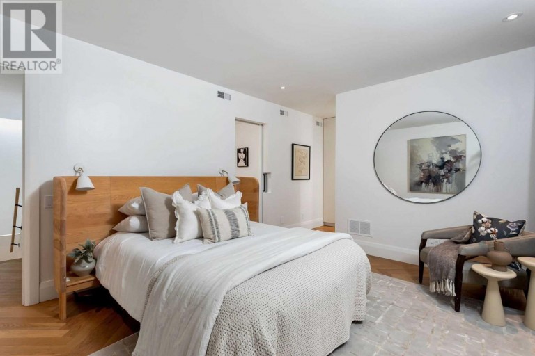 14 Rolyat St, Toronto, Ontario, Canada
