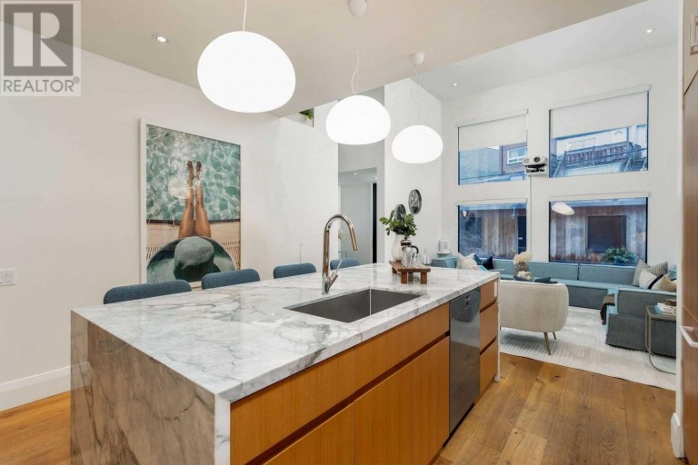 14 Rolyat St, Toronto, Ontario, Canada
