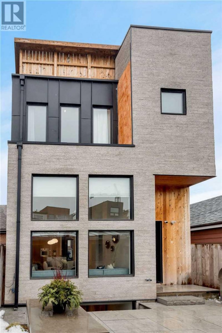 14 Rolyat St, Toronto, Ontario, Canada