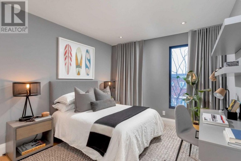 14 Rolyat St, Toronto, Ontario, Canada