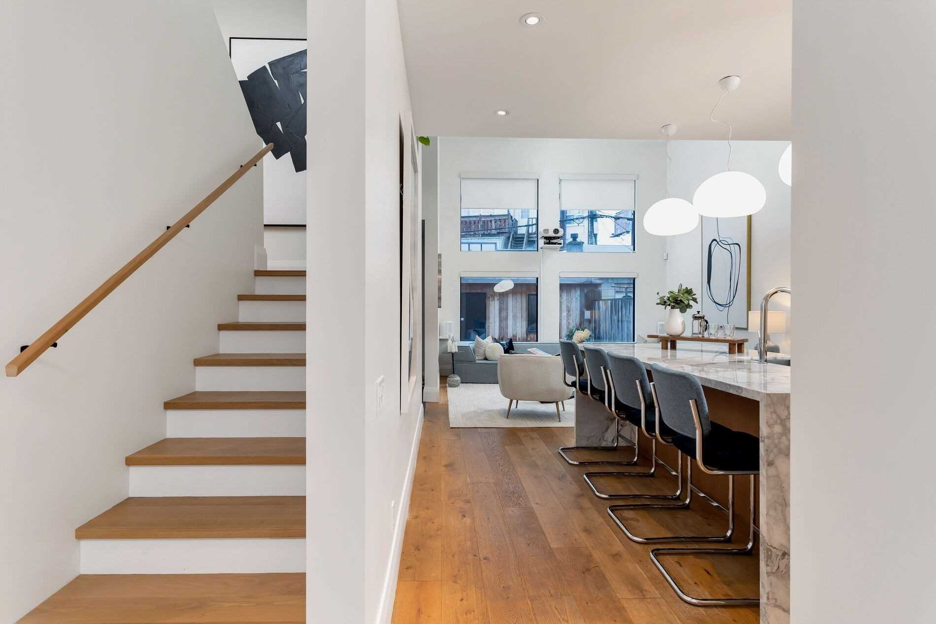 14 Rolyat St, Toronto, Ontario, Canada